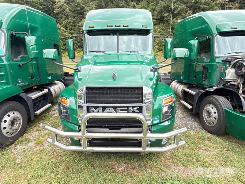 Mack Anthem AN64T 6x4 T/A Sleeper Truck Tractor Sattelzugmaschinen