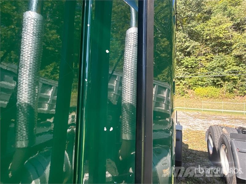 Mack Anthem AN64T 6x4 T/A Sleeper Truck Tractor Tracteur routier