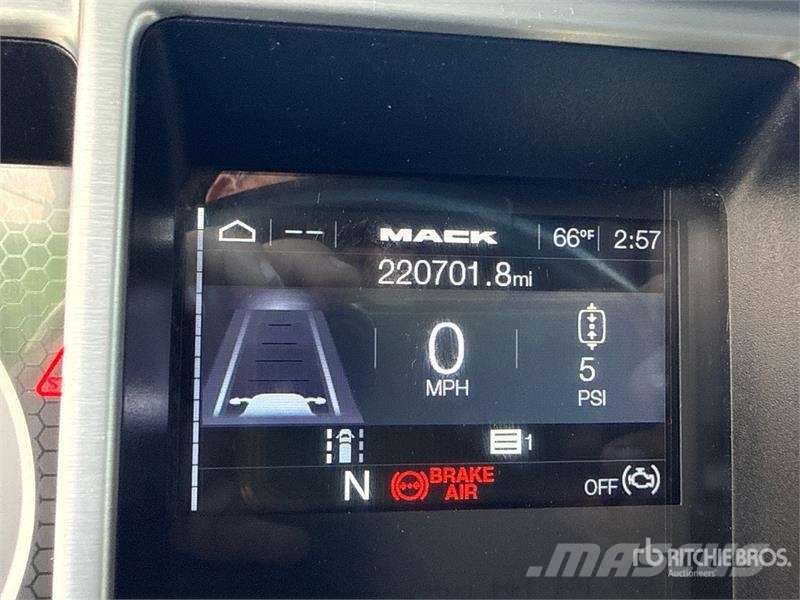 Mack Anthem AN64T 6x4 T/A Sleeper Truck Tractor وحدات الجر