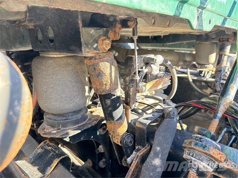 Mack Anthem AN64T 6x4 T/A Day Cab Truck Tractor Sadulveokid