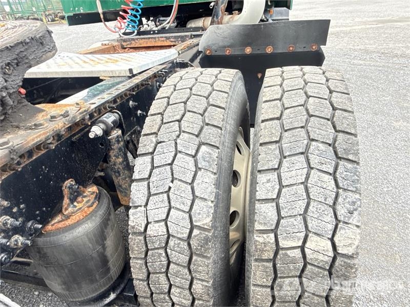 Mack Anthem AN64T 6x4 T/A Sleeper Truck Tractor Ťahače