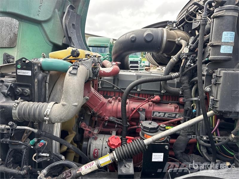 Mack Anthem AN64T 6x4 T/A Sleeper Truck Tractor Sadulveokid