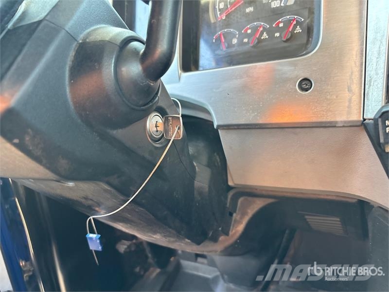 Mack Anthem AN64T 6x4 T/A Day Cab Truck Tractor Nyergesvontatók