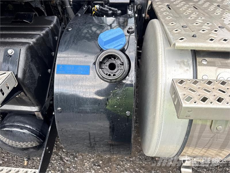 Mack Anthem AN64T 6x4 T/A Day Cab Truck Tractor Vilcēji