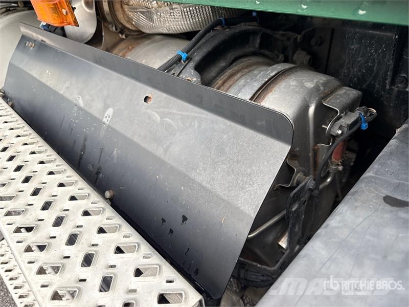 Mack Anthem AN64T 6x4 T/A Sleeper Truck Tractor وحدات الجر