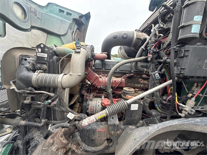 Mack Anthem AN64T 6x4 T/A Sleeper Truck Tractor Ťahače