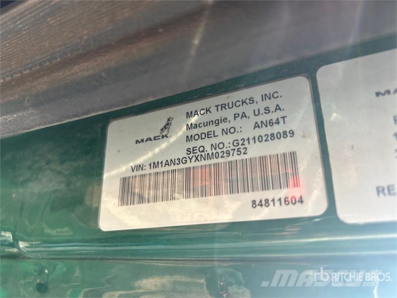 Mack Anthem AN64T 6x4 T/A Day Cab Truck Tractor (Inoper Tegljači