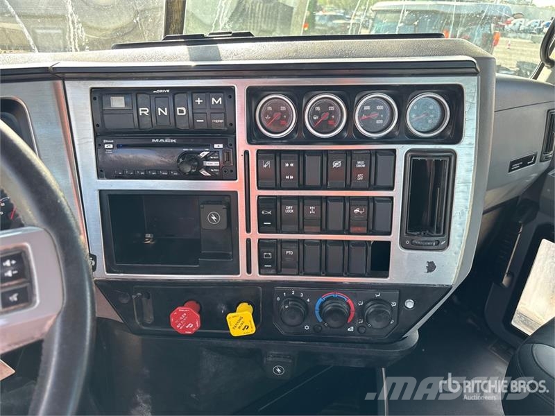 Mack Anthem AN64T 6x4 T/A Day Cab Truck Tractor Motrici e Trattori Stradali