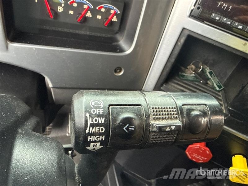 Mack Anthem AN64T 6x4 T/A Sleeper Truck Tractor وحدات الجر