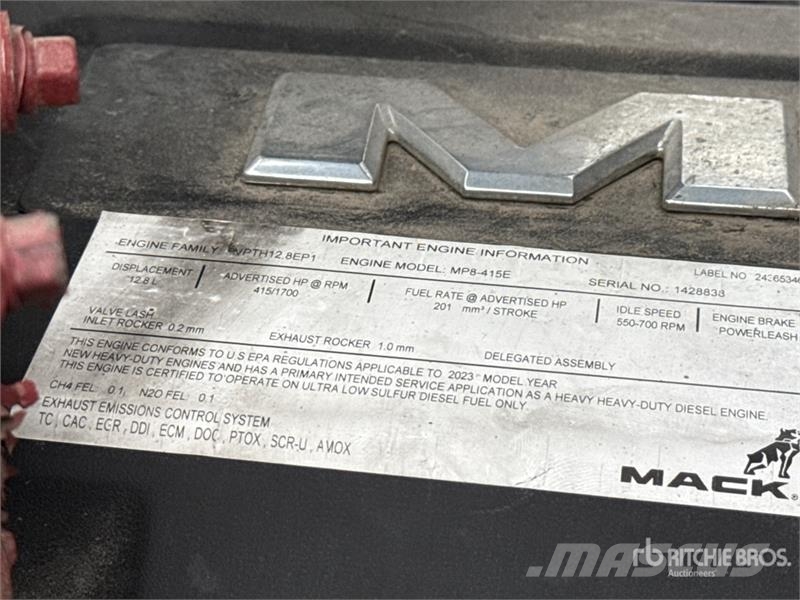 Mack Anthem AN64T 6x4 T/A Day Cab Truck Tractor Vilcēji