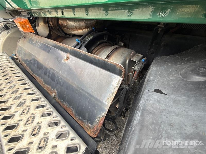 Mack Anthem AN64T 6x4 T/A Sleeper Truck Tractor وحدات الجر