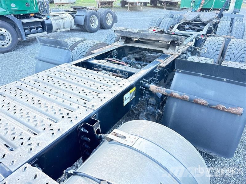 Mack Anthem AN64T 6x4 T/A Day Cab Truck Tractor وحدات الجر