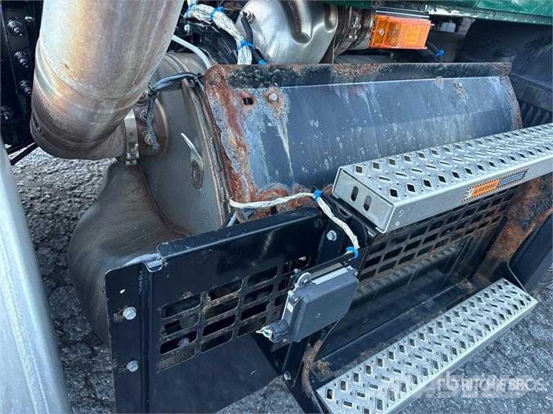 Mack Anthem AN64T 6x4 T/A Day Cab Truck Tractor وحدات الجر
