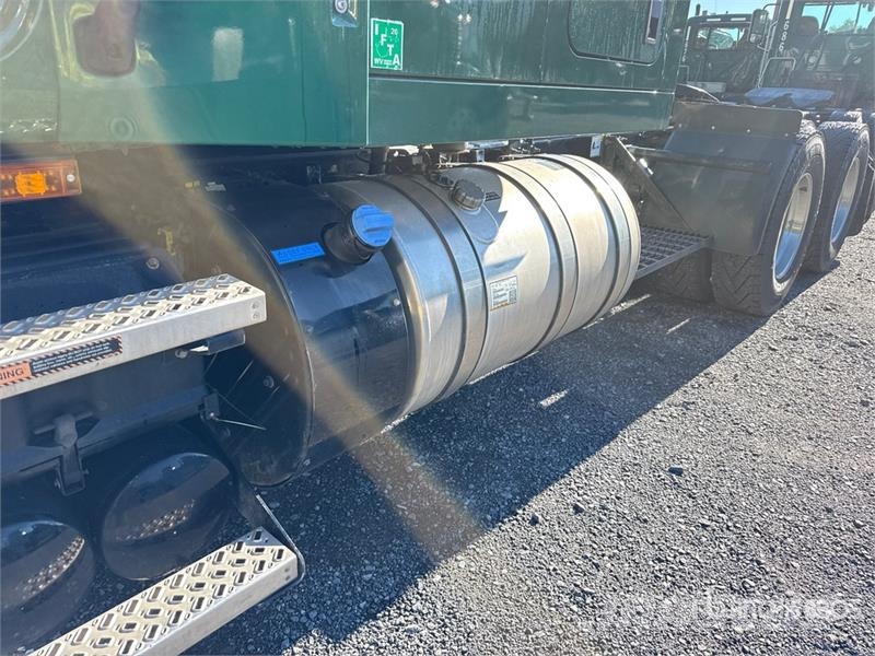 Mack Anthem AN64T 6x4 T/A Sleeper Truck Tractor Влекачи