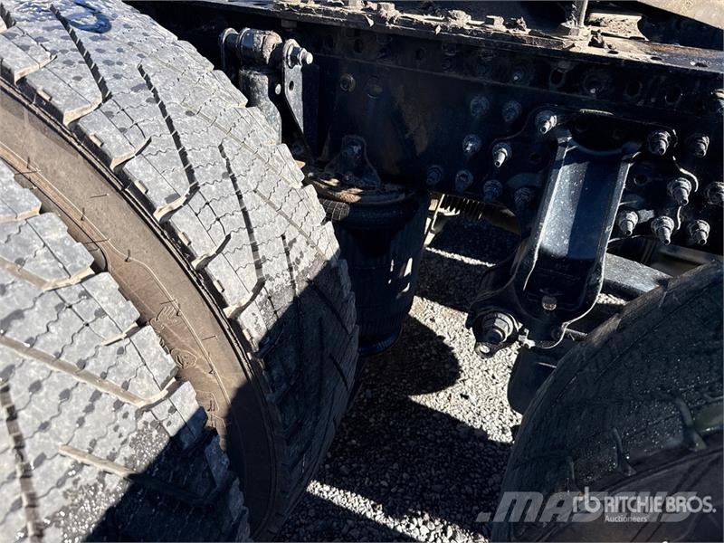 Mack Anthem AN64T 6x4 T/A Sleeper Truck Tractor Влекачи