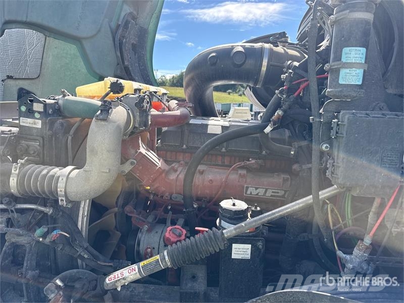 Mack Anthem AN64T 6x4 T/A Sleeper Truck Tractor وحدات الجر