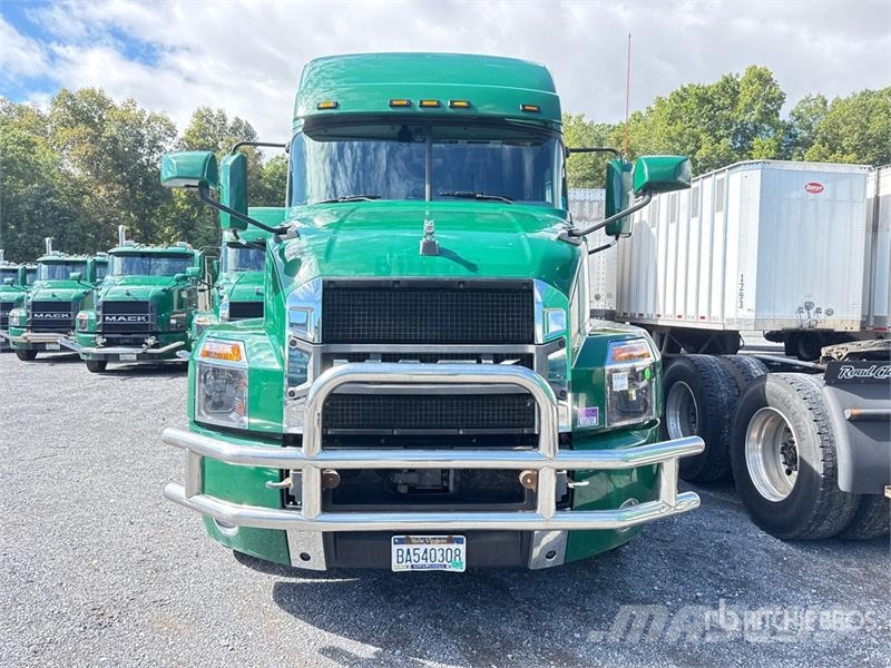 Mack Anthem AN64T 6x4 T/A Sleeper Truck Tractor وحدات الجر