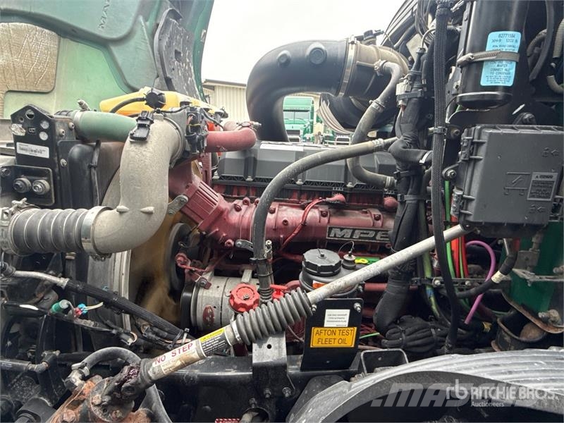 Mack Anthem AN64T 6x4 T/A Sleeper Truck Tractor Ťahače