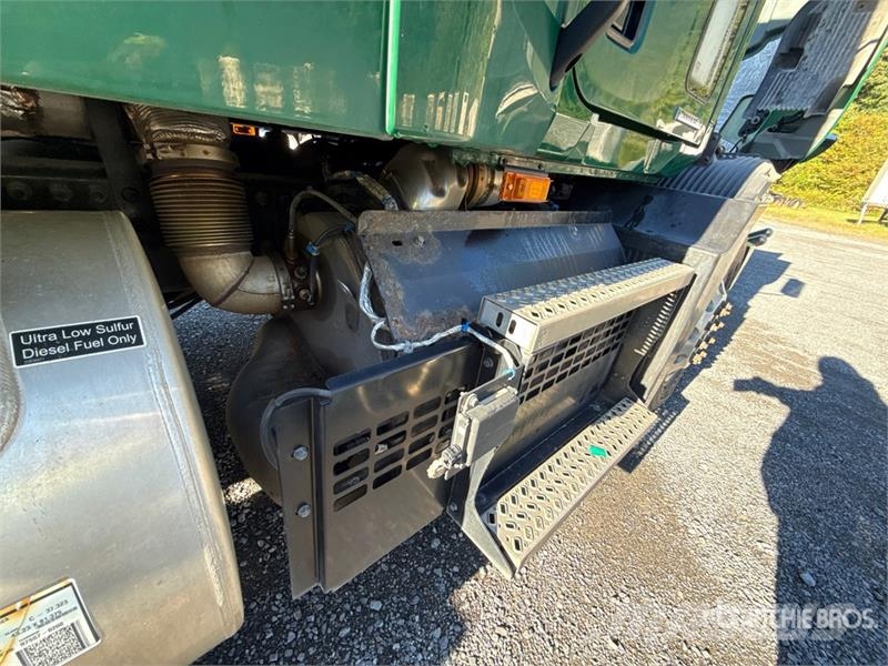 Mack Anthem AN64T 6x4 T/A Sleeper Truck Tractor Влекачи