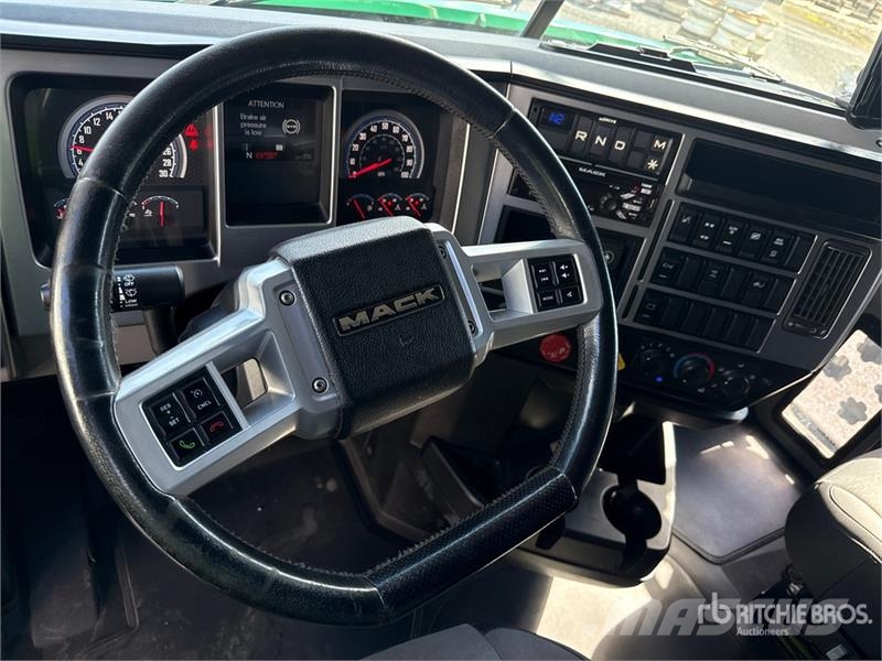 Mack Anthem AN64T 6x4 T/A Sleeper Truck Tractor وحدات الجر