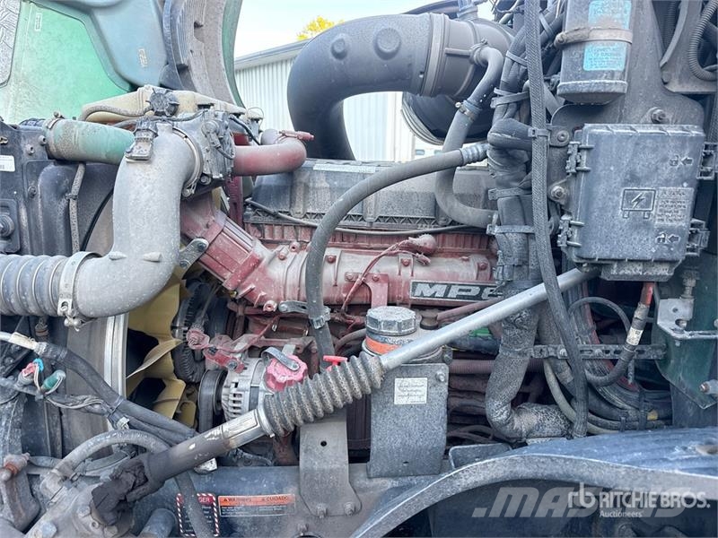Mack Anthem AN64T 6x4 T/A Day Cab Truck Tractor وحدات الجر