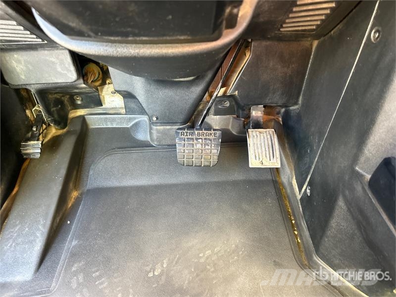 Mack Anthem AN64T 6x4 T/A Day Cab Truck Tractor Motrici e Trattori Stradali