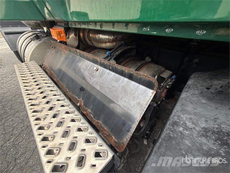 Mack Anthem AN64T 6x4 T/A Sleeper Truck Tractor وحدات الجر