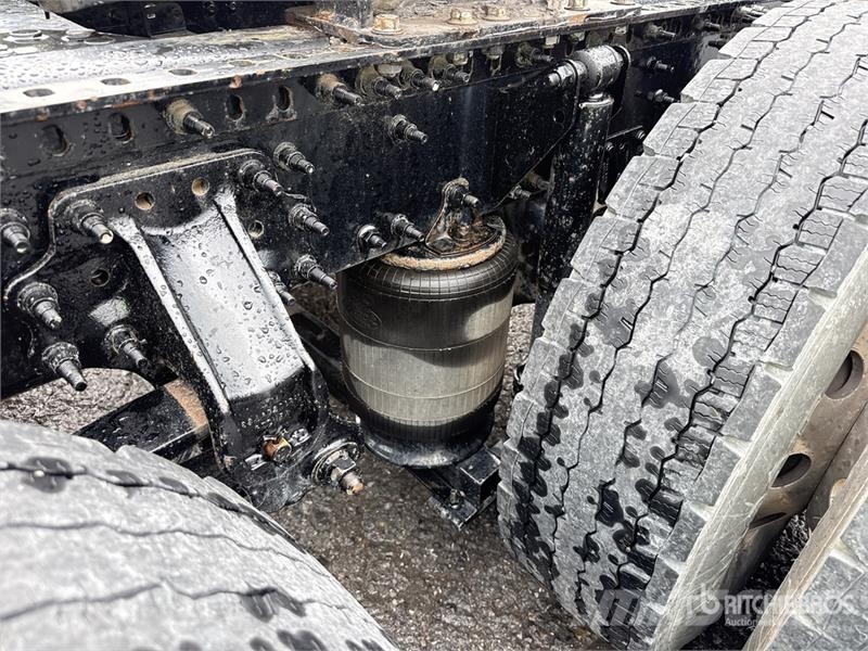 Mack Anthem AN64T 6x4 T/A Day Cab Truck Tractor Vilcēji