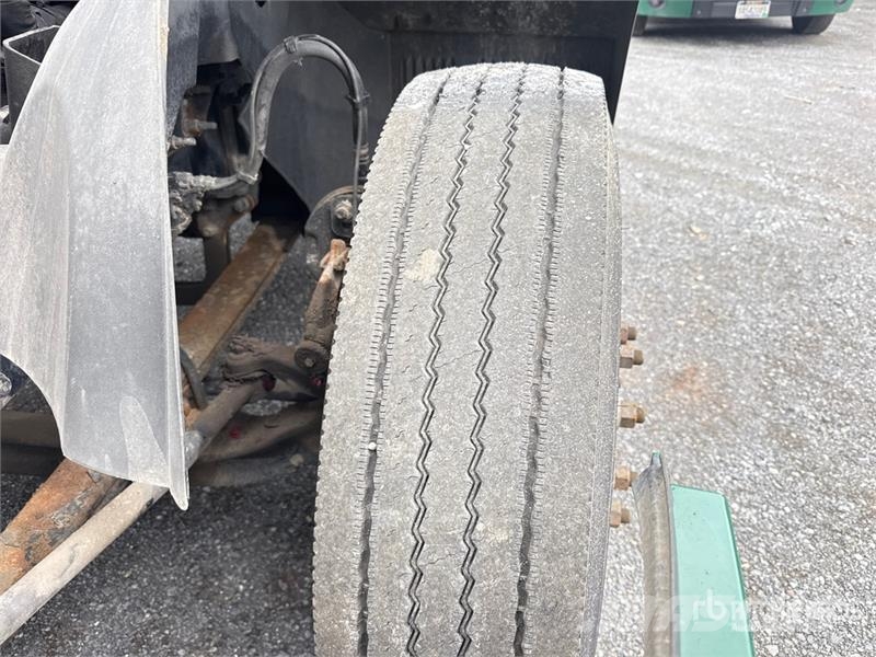 Mack Anthem AN64T 6x4 T/A Sleeper Truck Tractor Ťahače