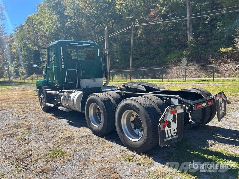 Mack Anthem AN64T 6x4 T/A Day Cab Truck Tractor Autotractoare