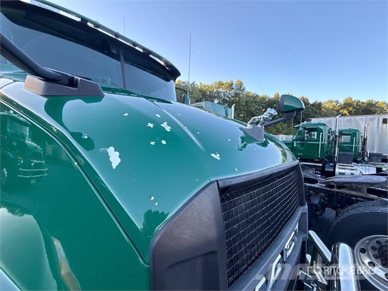 Mack Anthem AN64T 6x4 T/A Day Cab Truck Tractor وحدات الجر