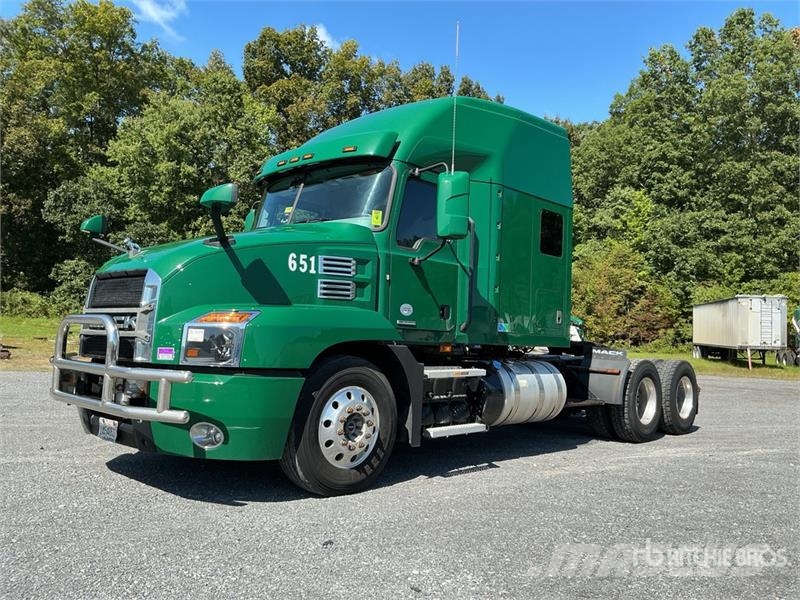 Mack Anthem AN64T 6x4 T/A Sleeper Truck Tractor Ťahače