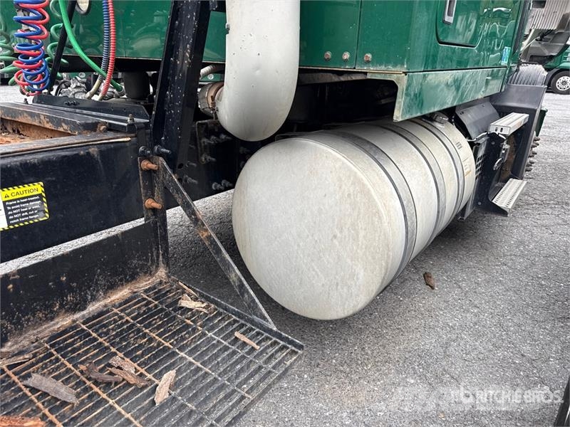 Mack Anthem AN64T 6x4 T/A Sleeper Truck Tractor Ťahače