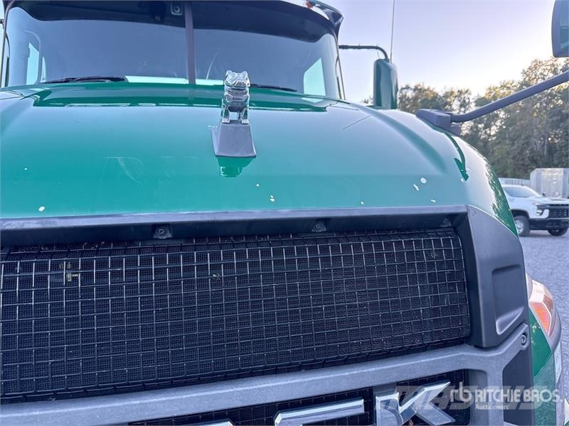 Mack Anthem AN64T 6x4 T/A Day Cab Truck Tractor وحدات الجر