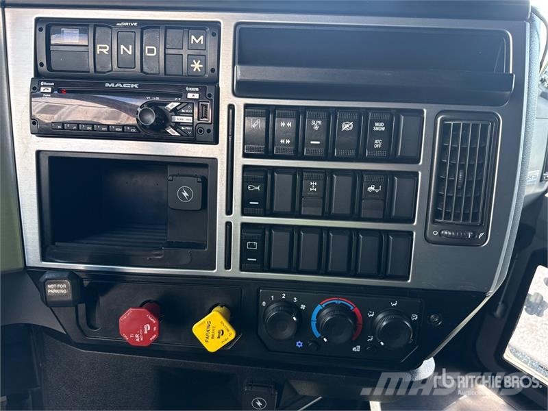 Mack Anthem AN64T 6x4 T/A Sleeper Truck Tractor وحدات الجر