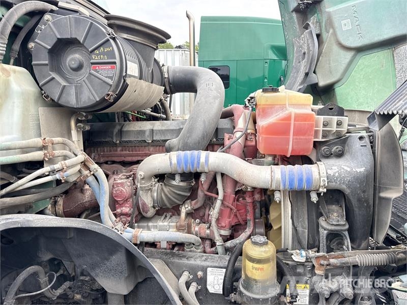 Mack Anthem AN64T 6x4 T/A Sleeper Truck Tractor وحدات الجر