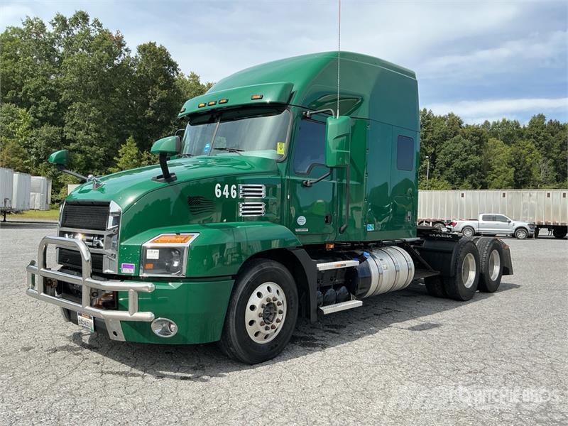 Mack Anthem AN64T 6x4 T/A Sleeper Truck Tractor Ťahače