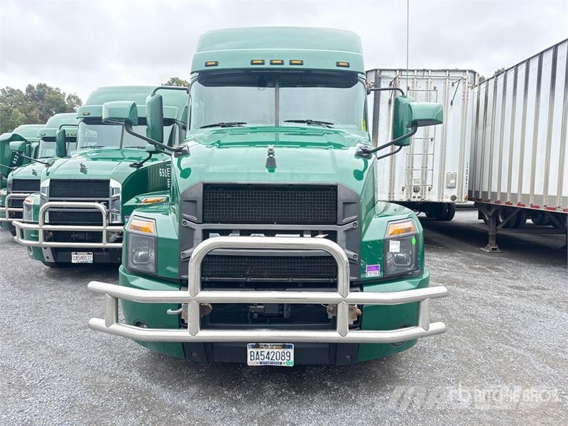 Mack Anthem AN64T 6x4 T/A Sleeper Truck Tractor Vlačilci