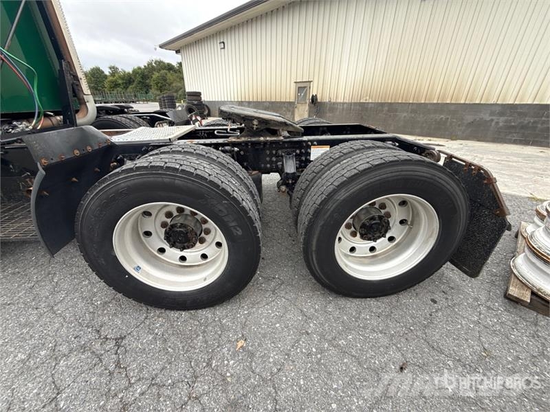 Mack Anthem AN64T 6x4 T/A Sleeper Truck Tractor Ťahače