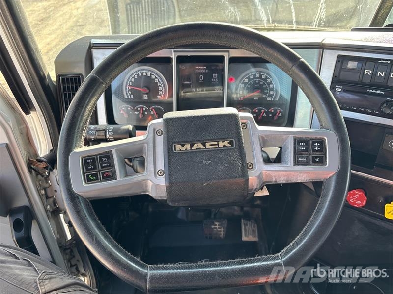 Mack Anthem AN64T 6x4 T/A Day Cab Truck Tractor Motrici e Trattori Stradali