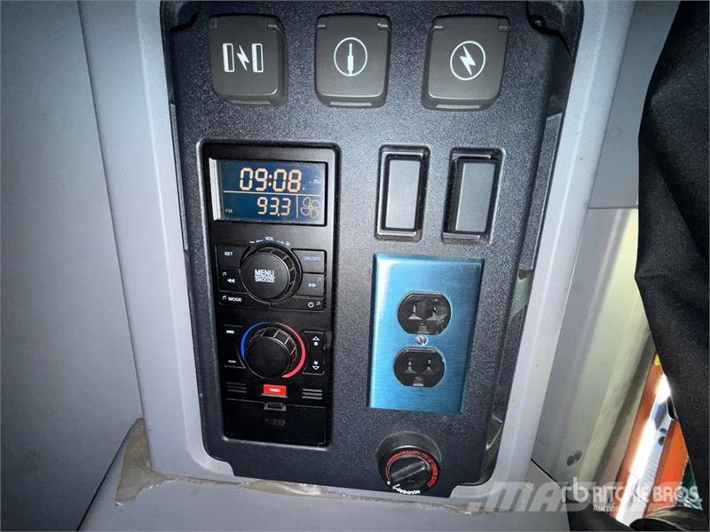 Mack Anthem AN64T 6x4 T/A Sleeper Truck Tractor Truck Tractor Units