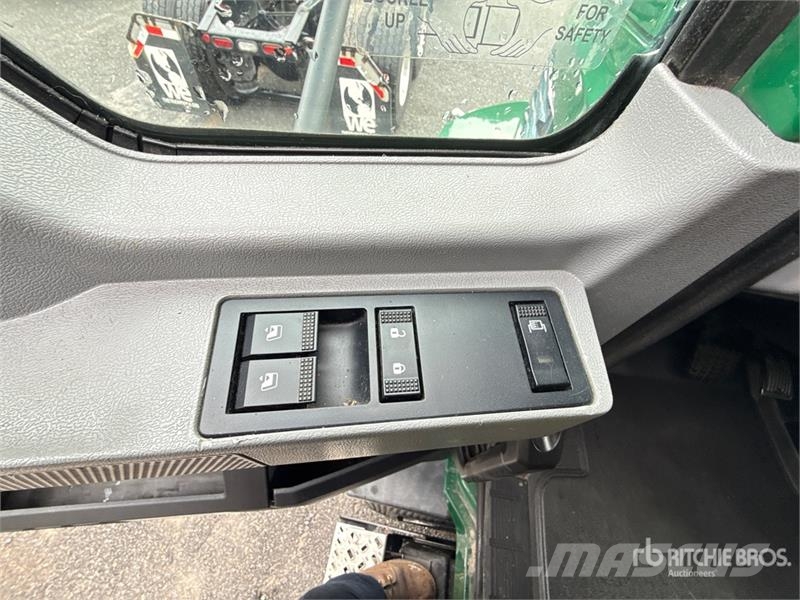Mack Anthem AN64T 6x4 T/A Sleeper Truck Tractor وحدات الجر