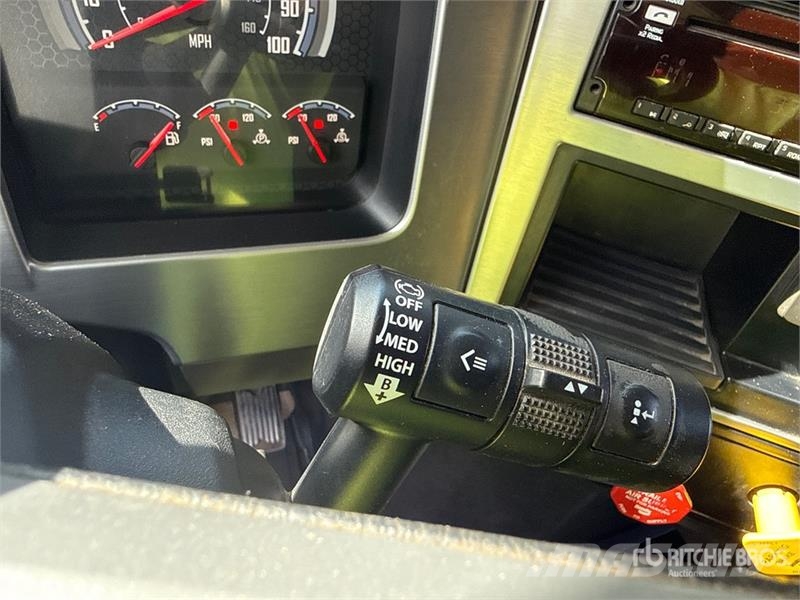 Mack Anthem AN64T 6x4 T/A Sleeper Truck Tractor Седельные тягачи