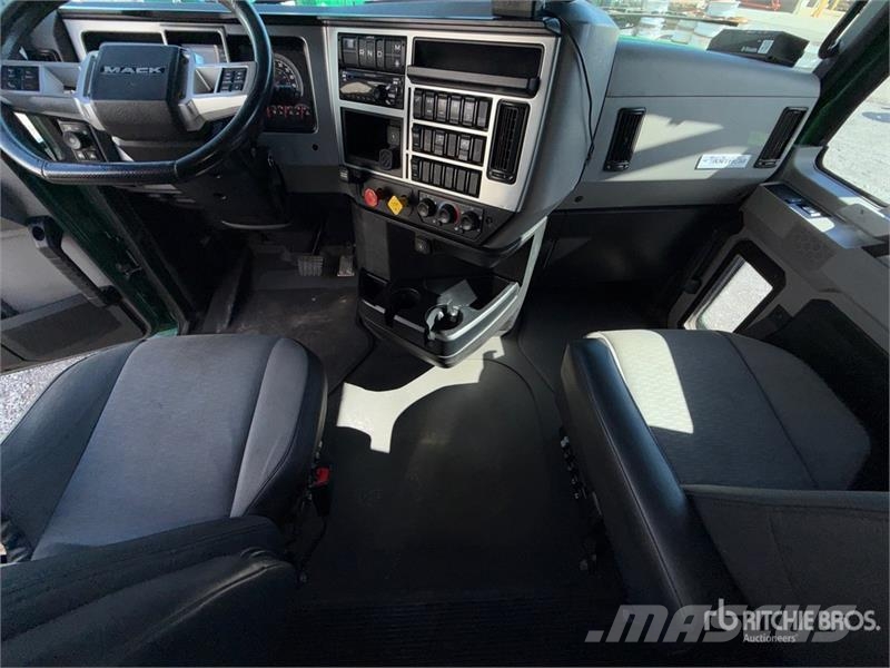 Mack Anthem AN64T 6x4 T/A Sleeper Truck Tractor وحدات الجر