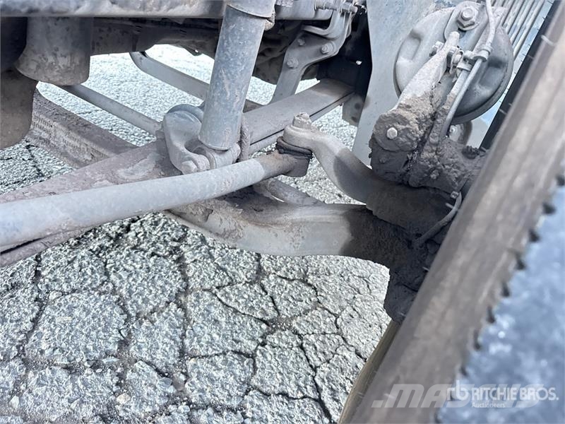 Mack Anthem AN64T 6x4 T/A Day Cab Truck Tractor وحدات الجر