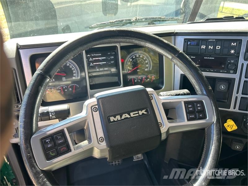 Mack Anthem AN64T 6x4 T/A Day Cab Truck Tractor Sattelzugmaschinen