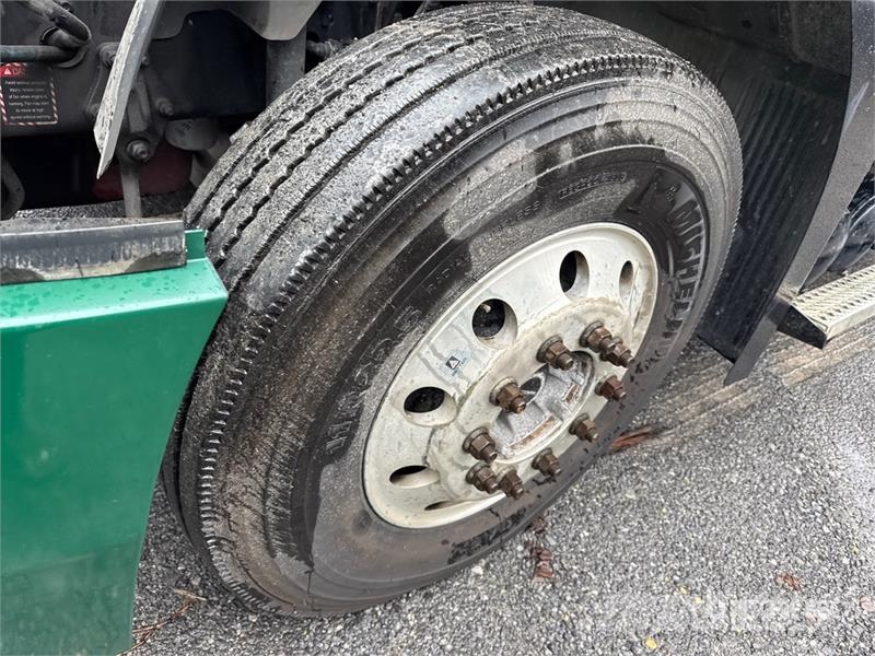 Mack Anthem AN64T 6x4 T/A Sleeper Truck Tractor وحدات الجر