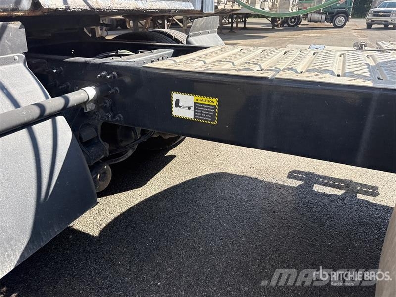 Mack Anthem AN64T 6x4 T/A Day Cab Truck Tractor 트랙터 유닛