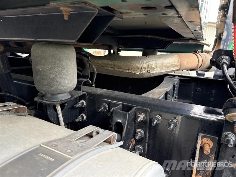 Mack Anthem AN64T 6x4 T/A Sleeper Truck Tractor وحدات الجر
