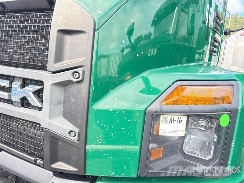 Mack Anthem AN64T 6x4 T/A Day Cab Truck Tractor Sadulveokid
